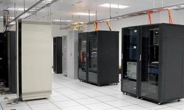 UPS电源设备大型机房的施工规范